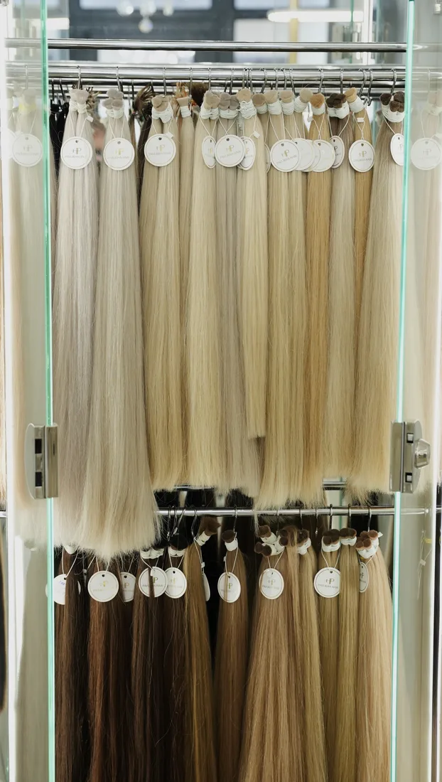 Пасма натурального волосся різних відтінків у студії Pavlikha Hair
